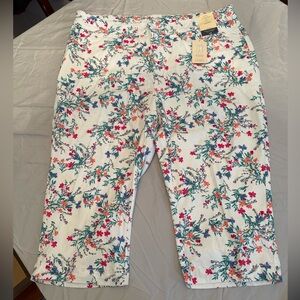 St. John's Bay Floral Print Capris - White and Multicolor